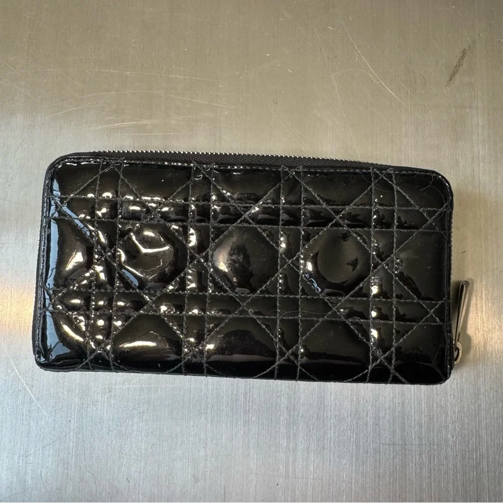 Dior Vintage Patent Cannage Zipply Wallet in Black